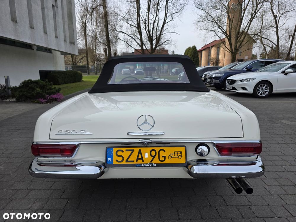 Mercedes-Benz SL - 10