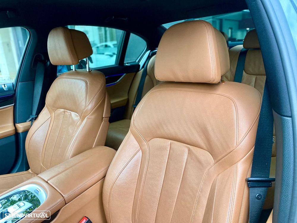 BMW 750 d xDrive Pack M Auto - 13