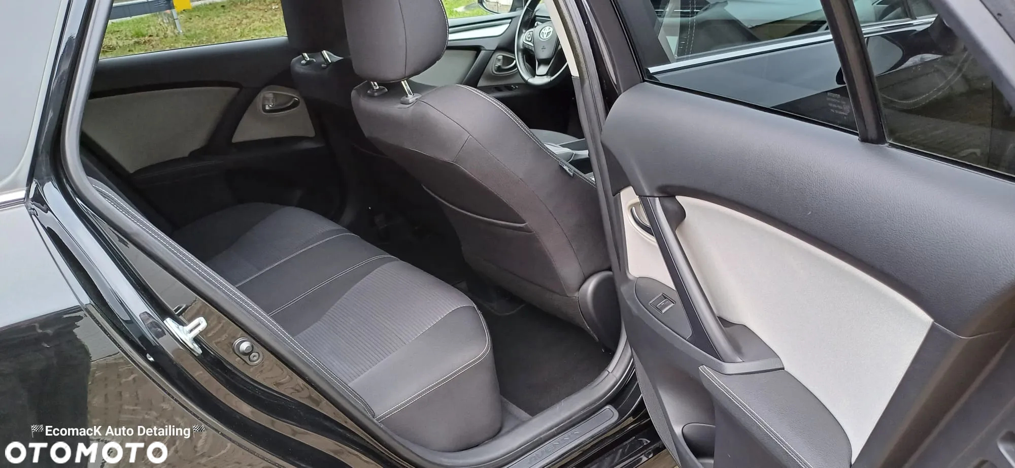 Toyota Avensis 2.0 D-4D Premium - 11