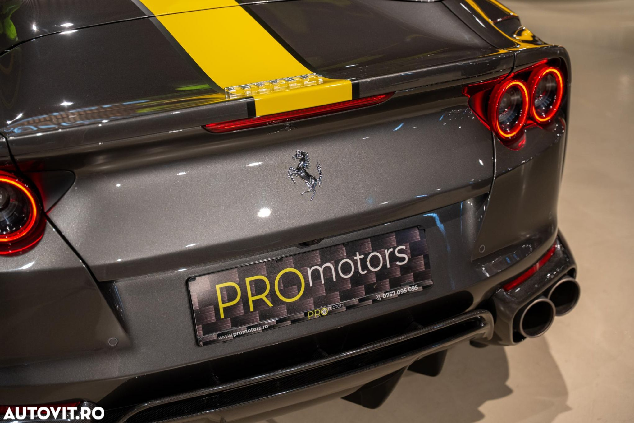 Ferrari 812 - 18