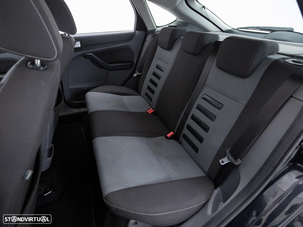 Ford Focus - 10