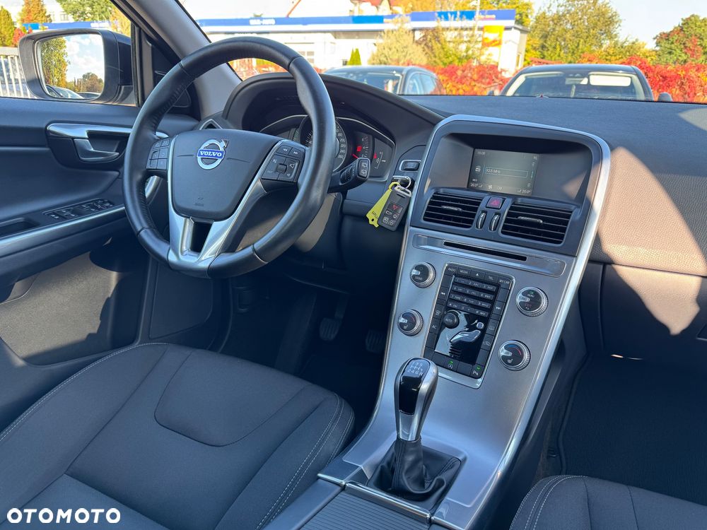 Volvo XC 60 D4 Drive-E Momentum - 27