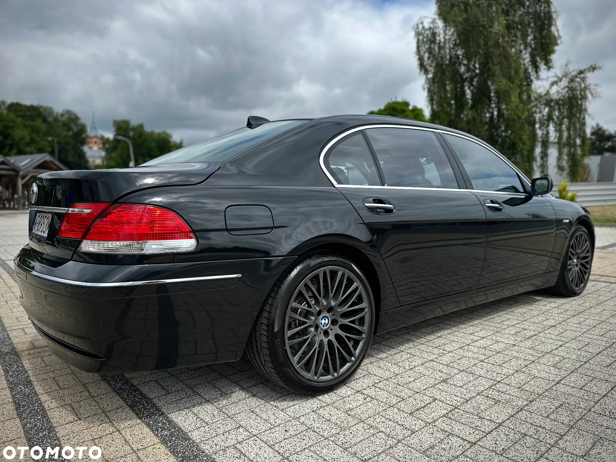 BMW Seria 7 750i L - 14