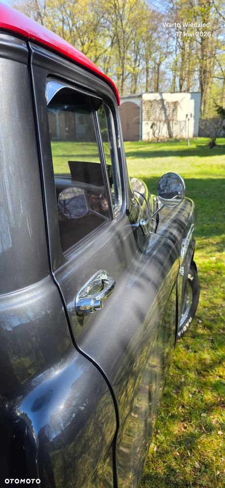 Chevrolet Apache - 22