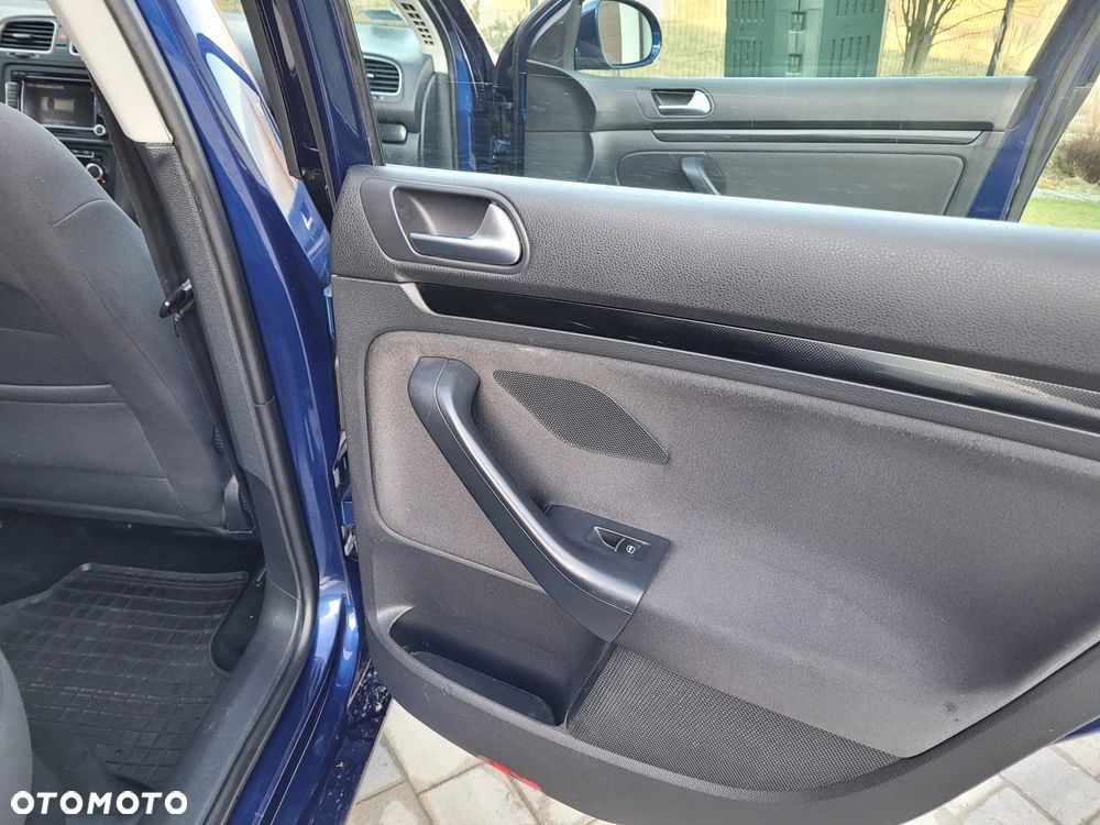 Volkswagen Golf - 8