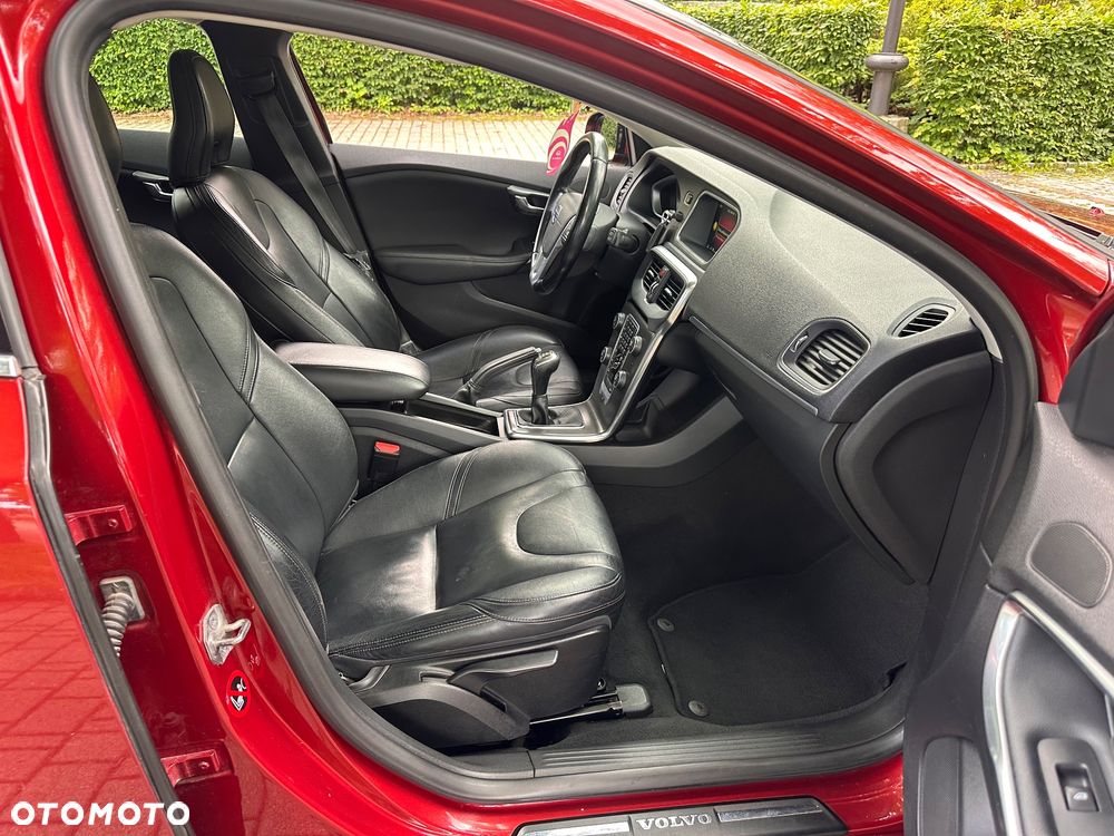 Volvo V40 D4 Inscription - 24
