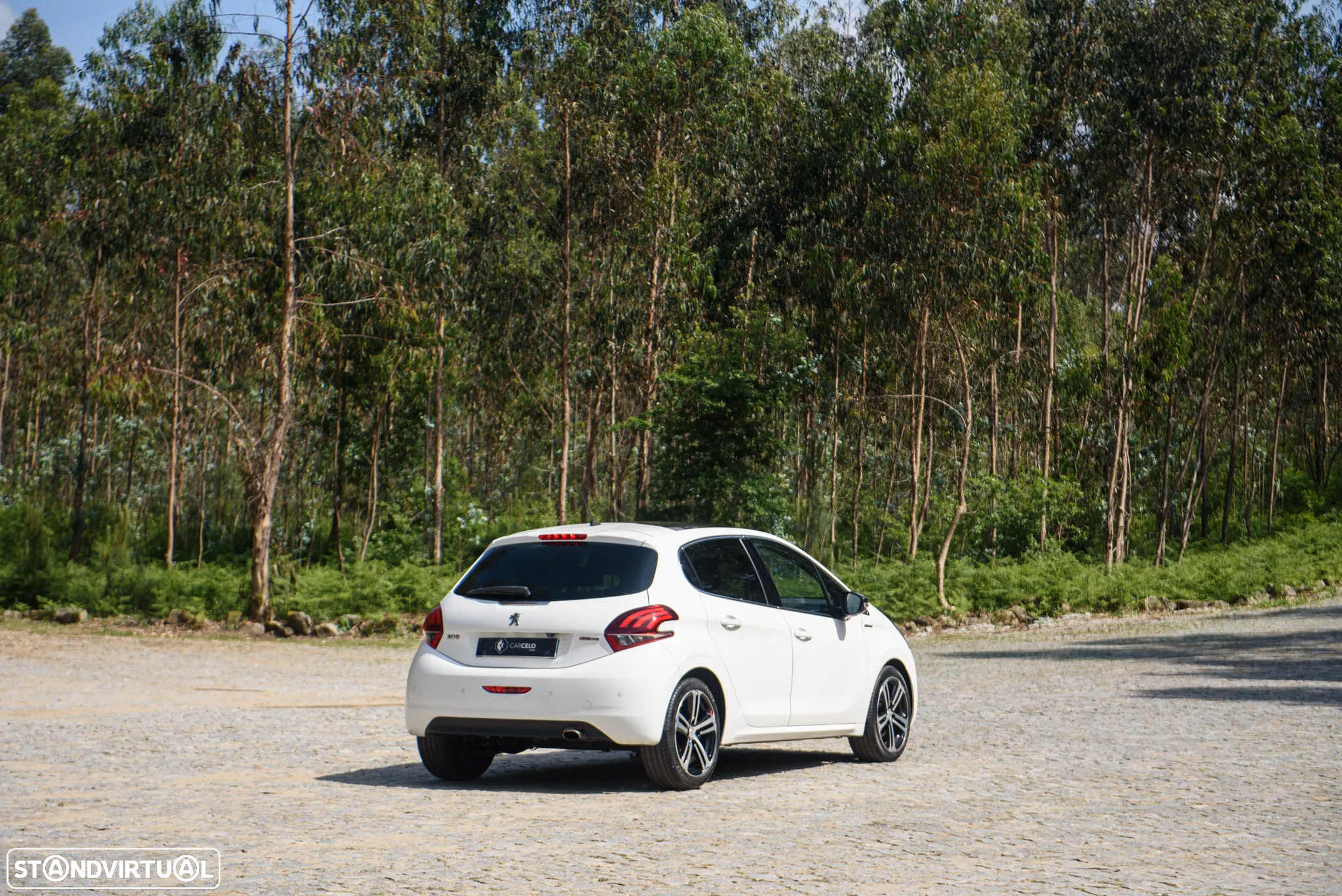 Peugeot 208 1.2 PureTech GT Line - 4