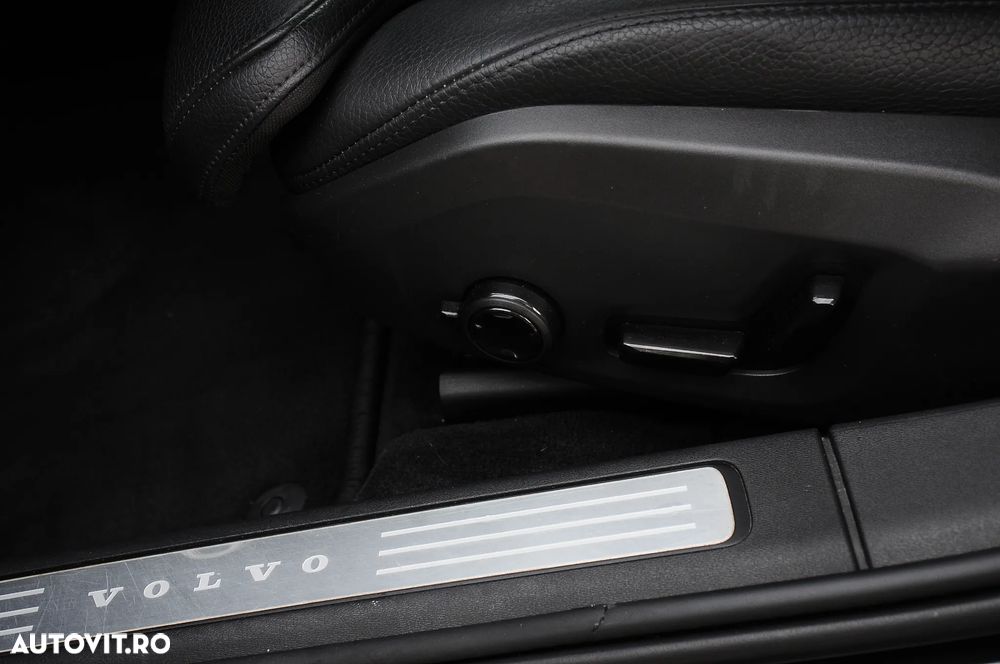 Volvo S90 T8 Twin Engine AWD Geartronic Momentum - 11