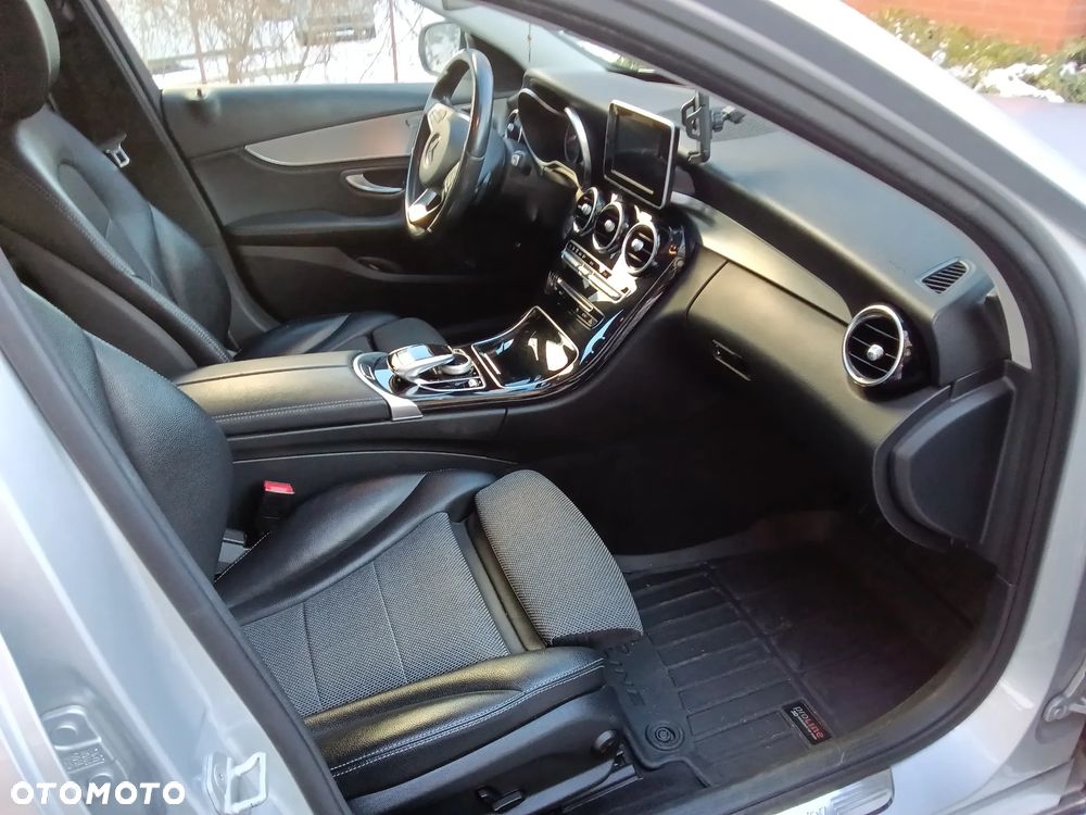Mercedes-Benz Klasa C 200 4-Matic 7G-TRONIC - 11