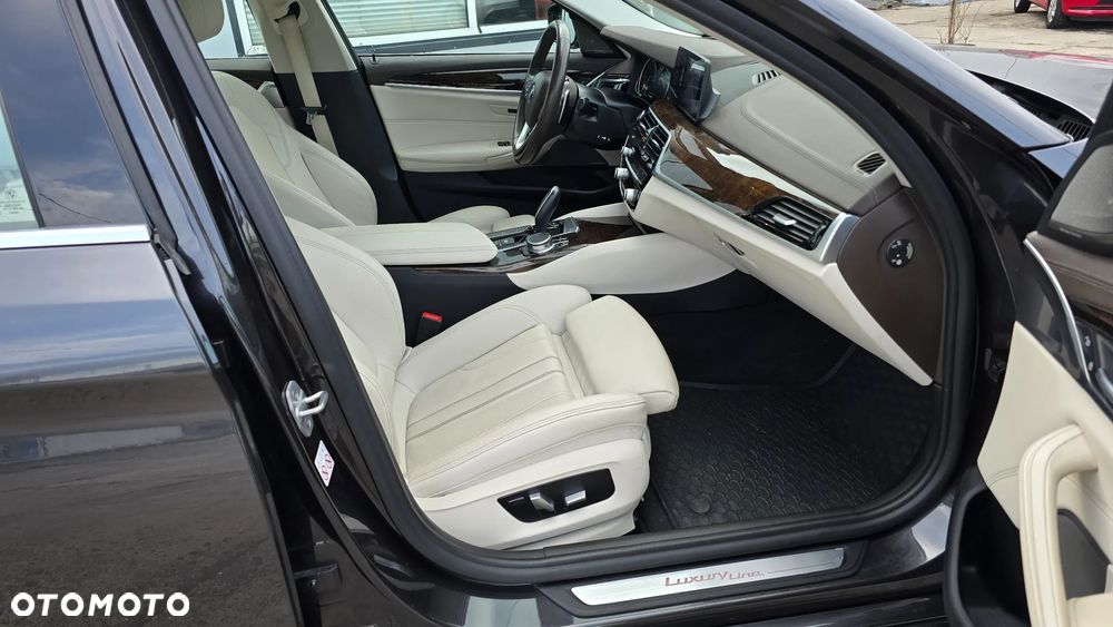 BMW Seria 5 530i Luxury Line - 21