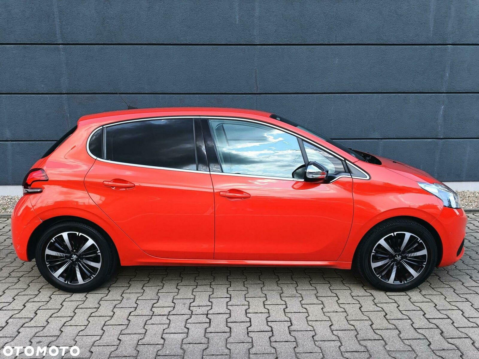 Peugeot 208 1.2 PureTech Allure S&S EAT6 - 5