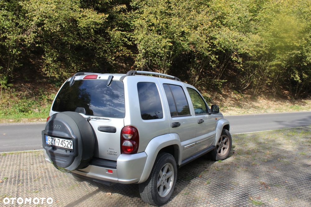 Jeep Cherokee - 16