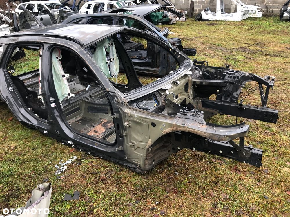 KAROSERIA Z DOKUMENTAMI BMW 3 G21 320d - 7