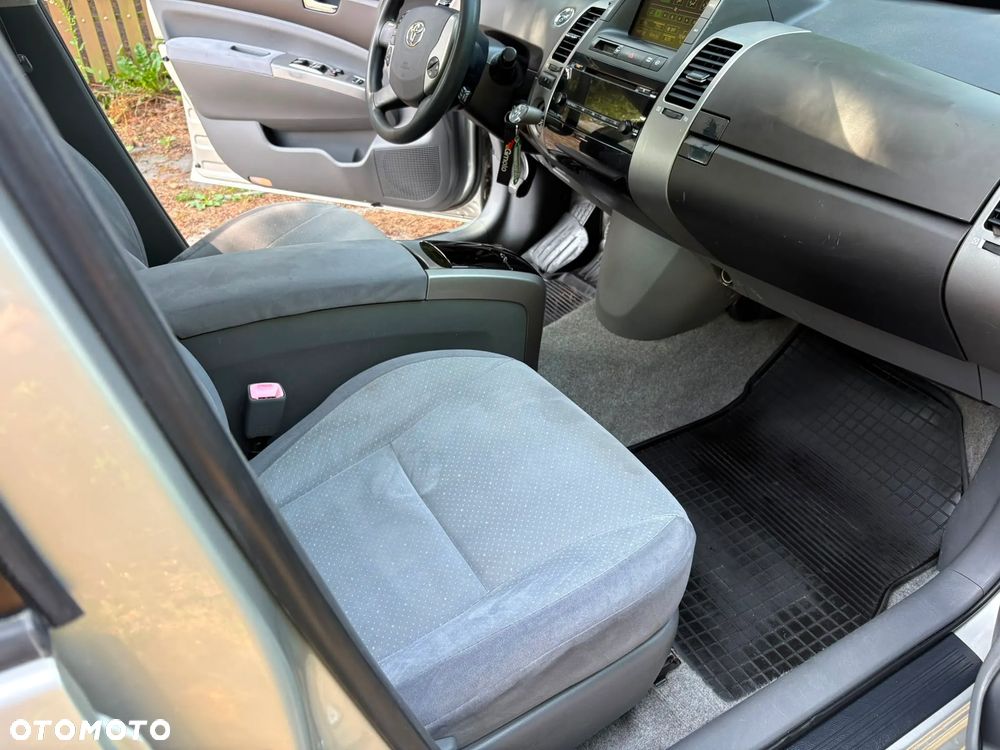 Toyota Prius - 5