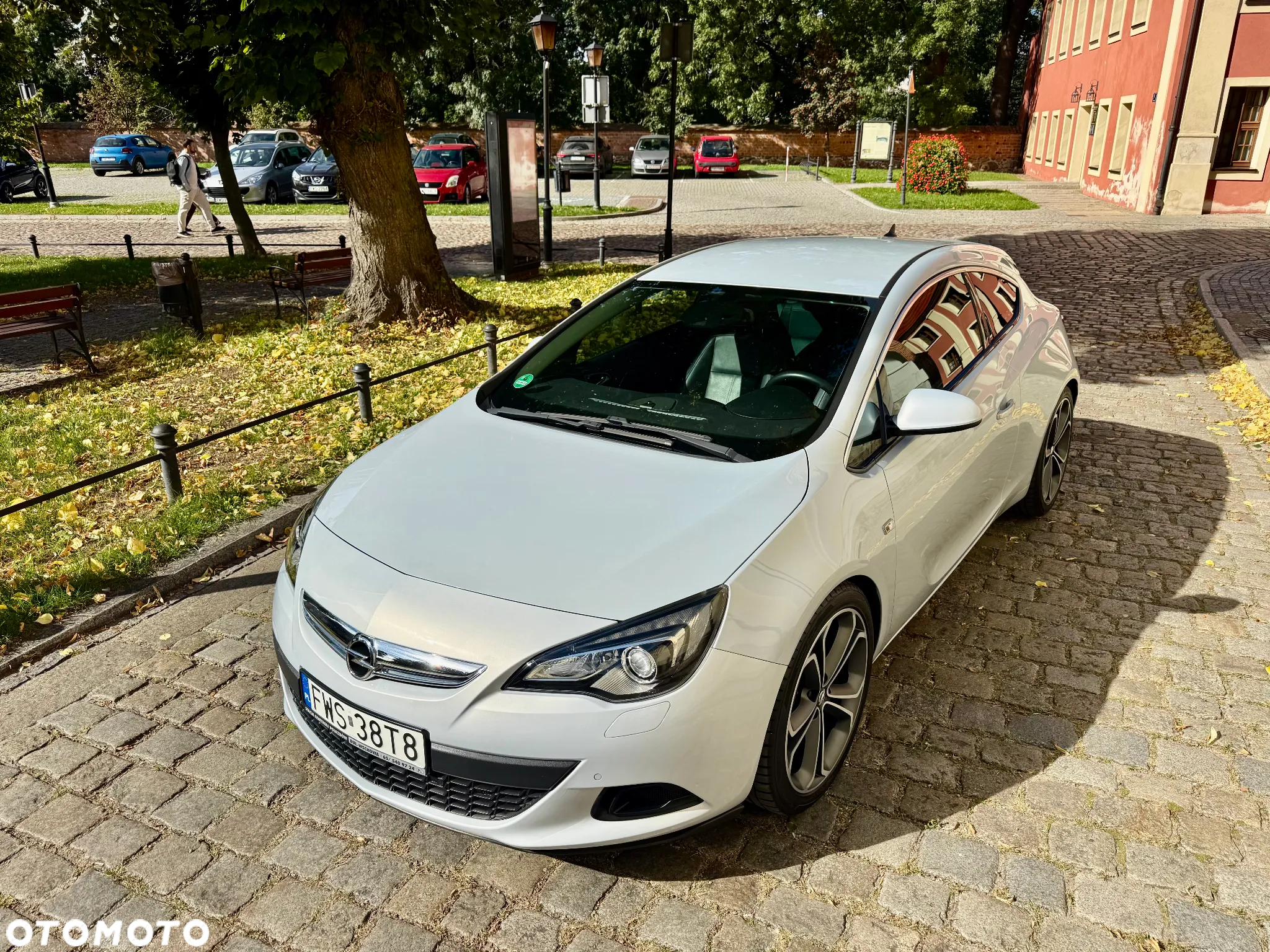 Opel Astra IV GTC 1.4 T Sport S&S EU6 - 12