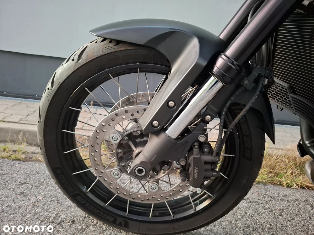 Honda VFR - 24