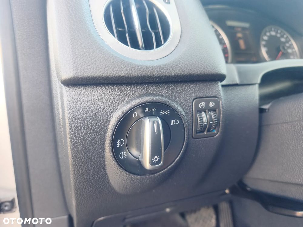 Volkswagen Tiguan - 16