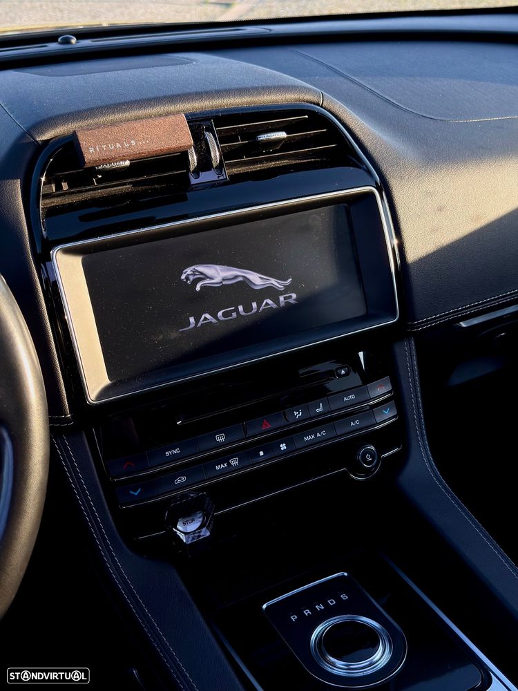 Jaguar F-Pace 20d AWD Aut. R-Sport - 27