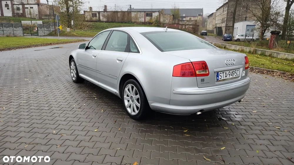 Audi A8 - 4