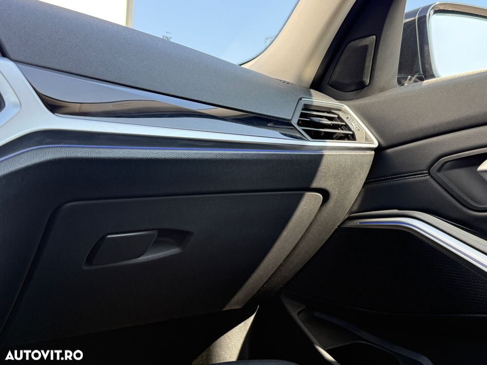 BMW Seria 3 320d Aut. Sport Line - 26