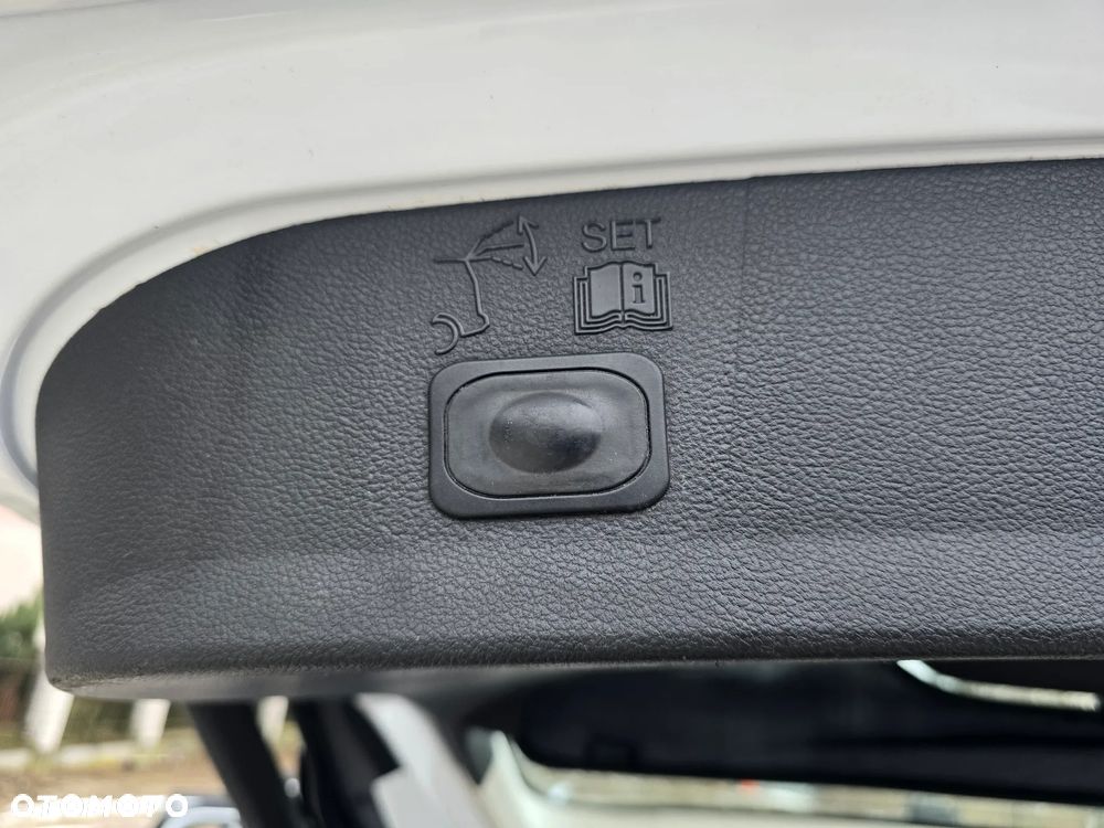 Ford Kuga 1.6 EcoBoost 4WD Titanium Plus - 13