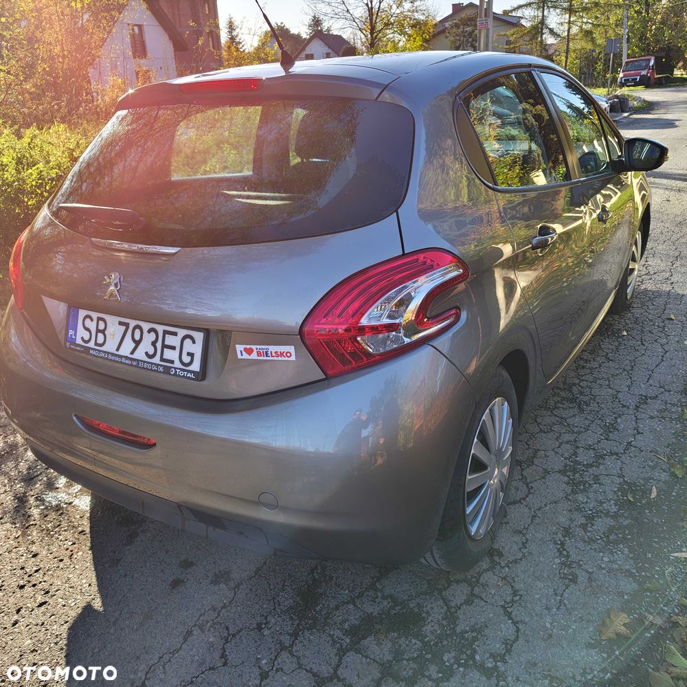 Peugeot 208 - 4