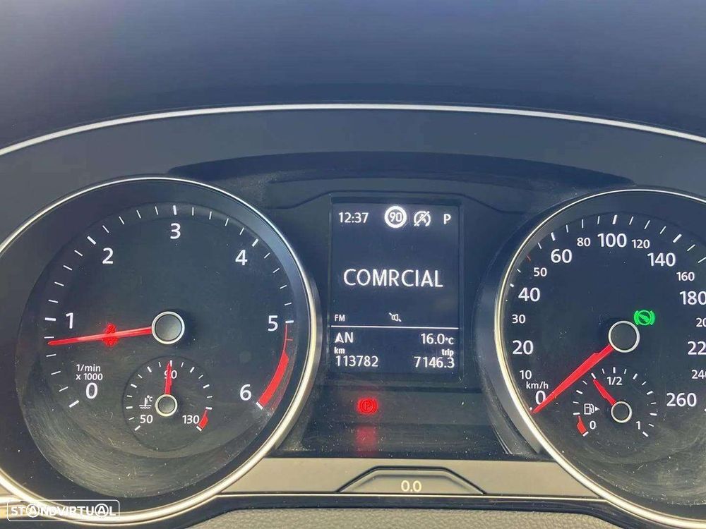 VW Passat 1.6 TDI Business DSG - 12