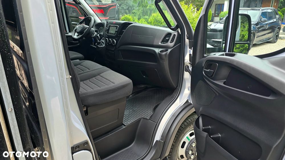 Iveco ❗️❗️DAILY 3.0 180KM 50C18 ❗️❗️WINDA PALFINGER 1000KG / AUTOMAT HI-MATIC / OBUSTRONNA BURTO-FIRANKA 10 PALET / NAWIGACJA / DACH ZSUWANY / TEMPOMAT ADAPTACYJNY / WERSJA WZMOCNIONA / SALON POLSKA / FULL LED / LAKIER METALIK / NOWE OPONY / MAKSYMALNA DOSTĘPNA OPCJA WYPOSAŻENIA❗❗ STAN - JAK NOWY ❗️ - 8