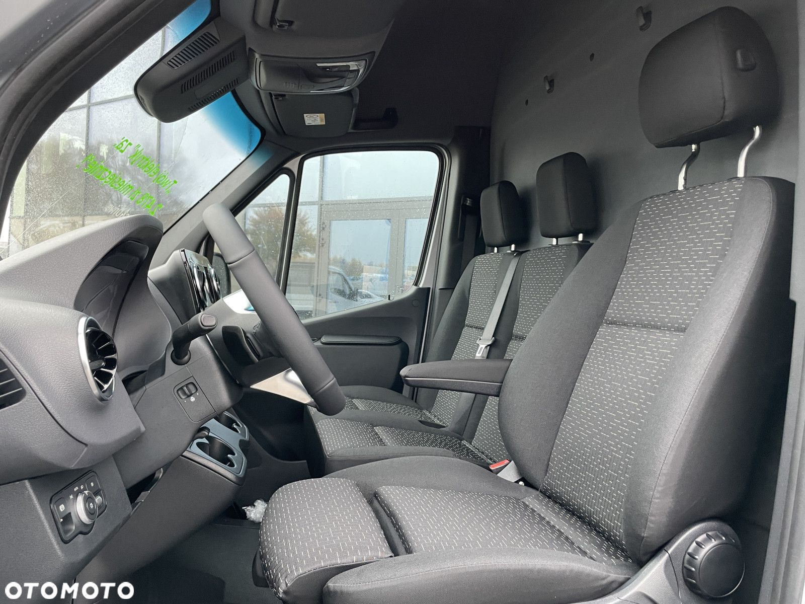 Mercedes-Benz eSprinter - 8