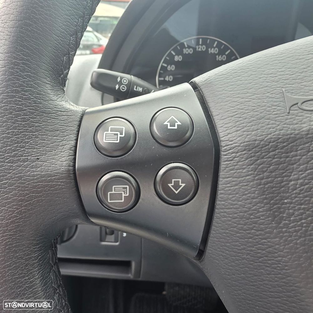 Mercedes-Benz A 180 - 21