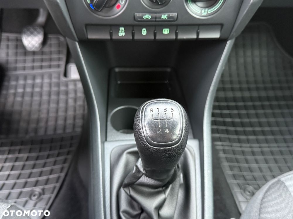 Skoda RAPID 1.2 MPI Ambition - 26