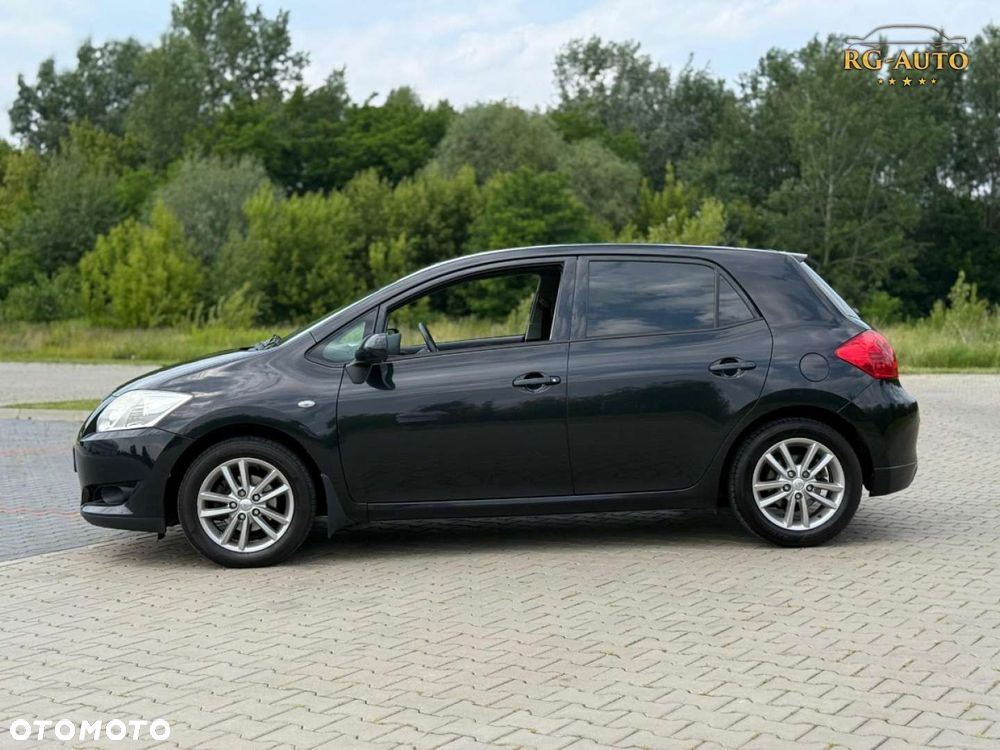 Toyota Auris - 11