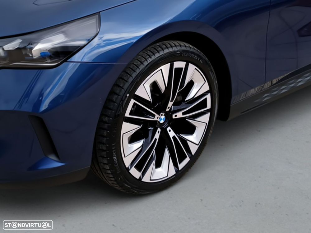 BMW 520 d Pack Desportivo M - 4