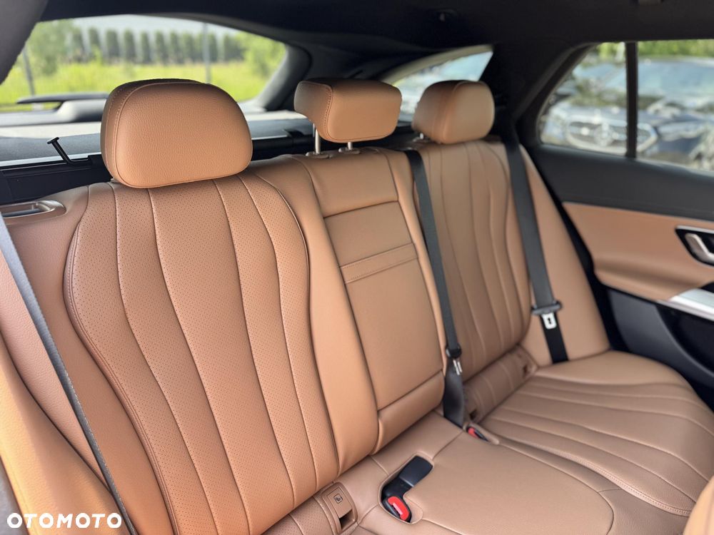 Mercedes-Benz Klasa E 220 d mHEV 4-Matic All-Terrain Avantgarde 9G-Tronic - 18