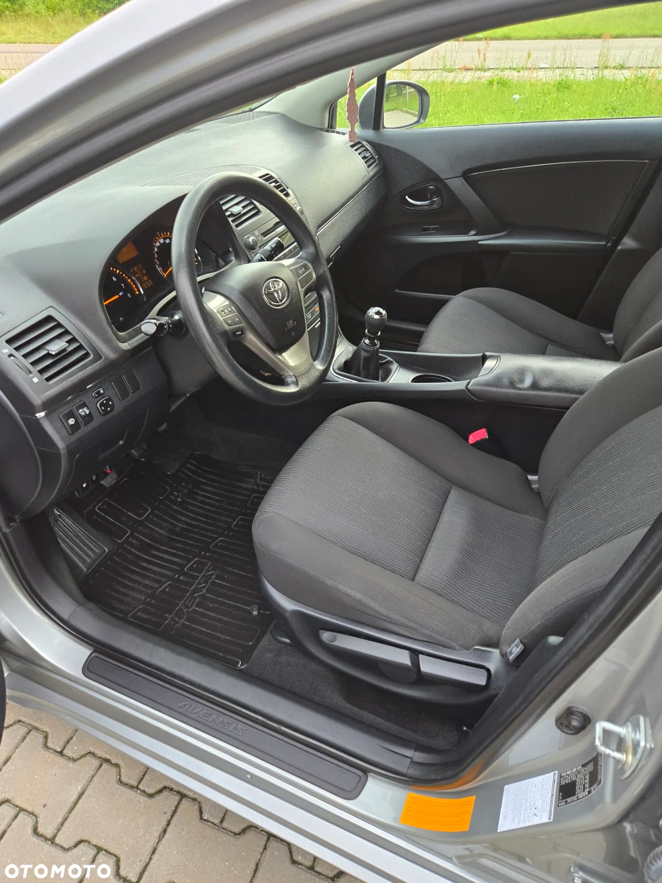 Toyota Avensis Combi 1.6 - 11