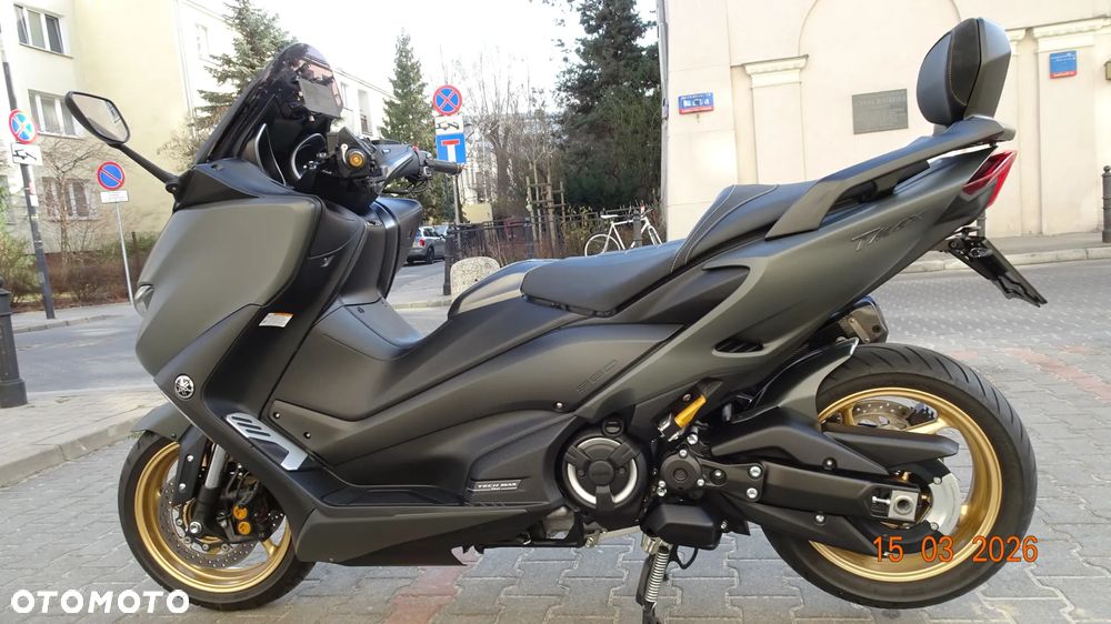 Yamaha Tmax - 15