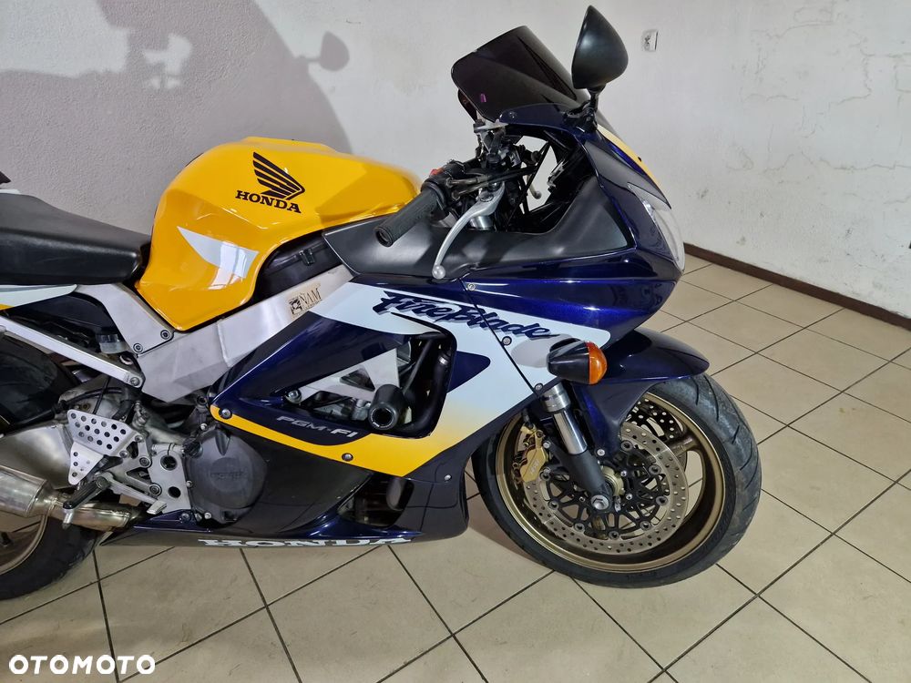 Honda CBR - 6