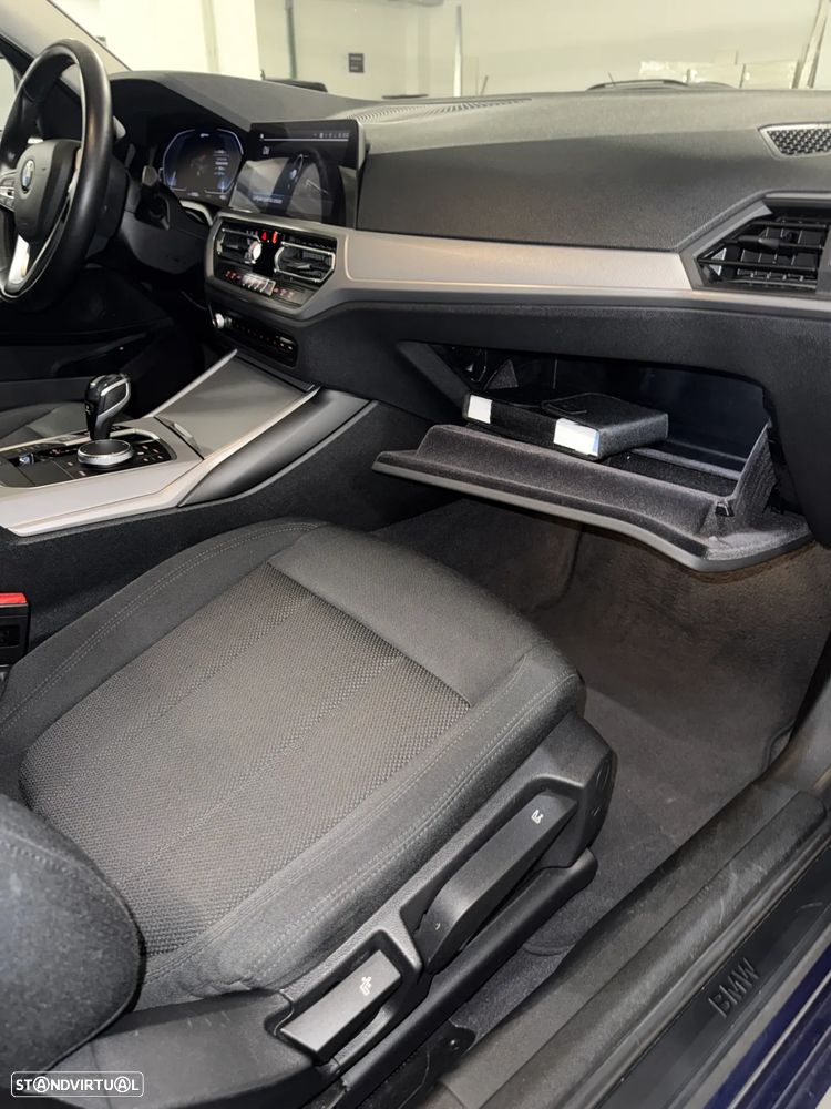 BMW 330 e Aut. Advantage - 11