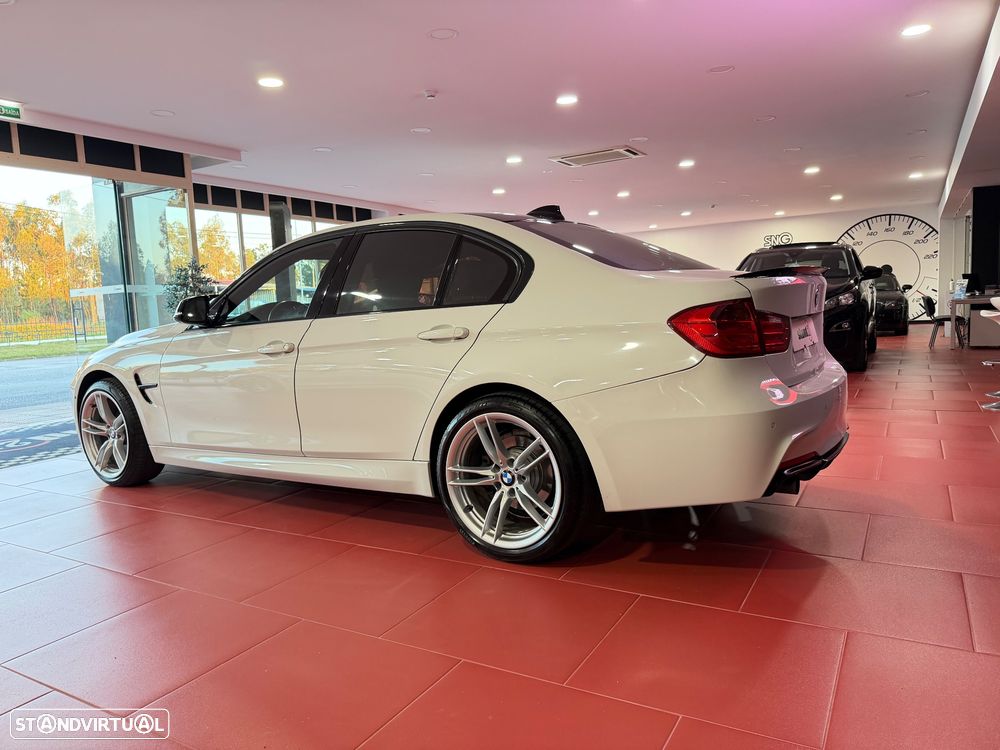 BMW 320 d xDrive Sport Line - 15