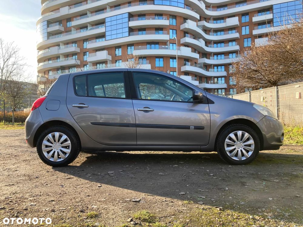 Renault Clio 1.5 dCi Authentique - 6