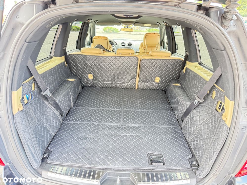 Mercedes-Benz GL - 23