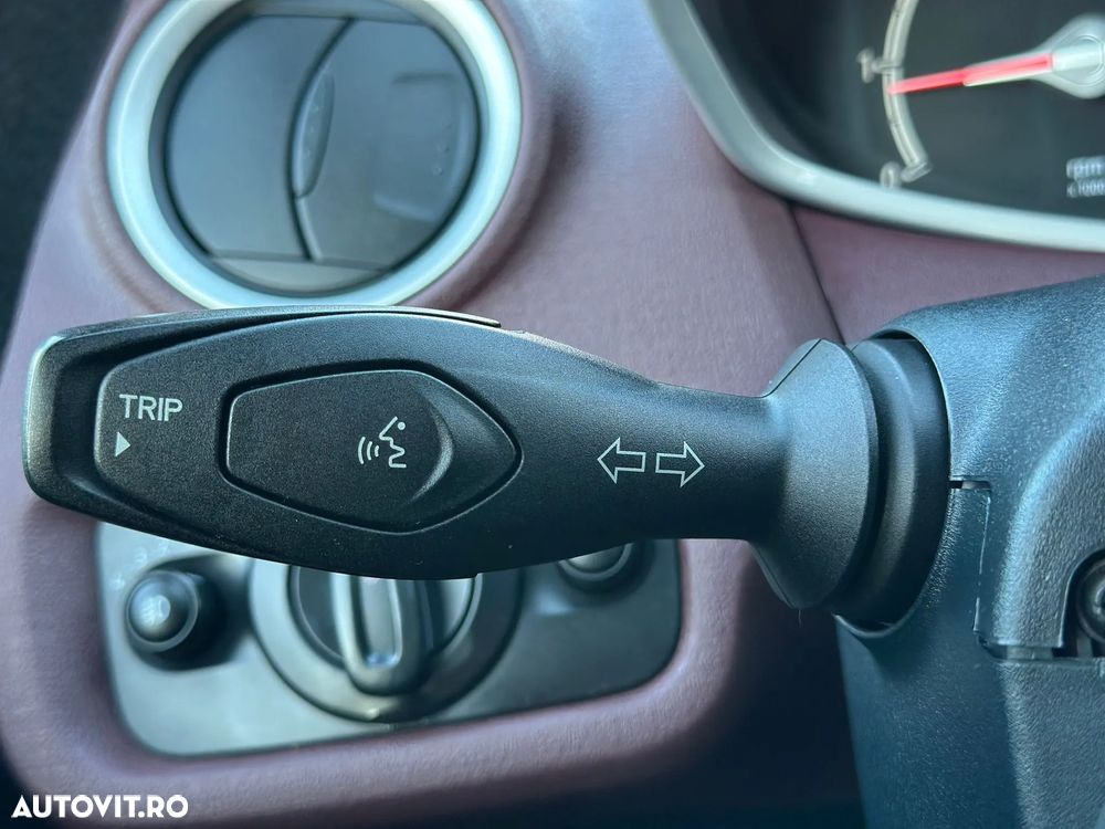 Ford Fiesta 1.4i Trend - 23