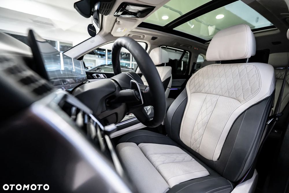 BMW X5 M M60i xDrive - 26