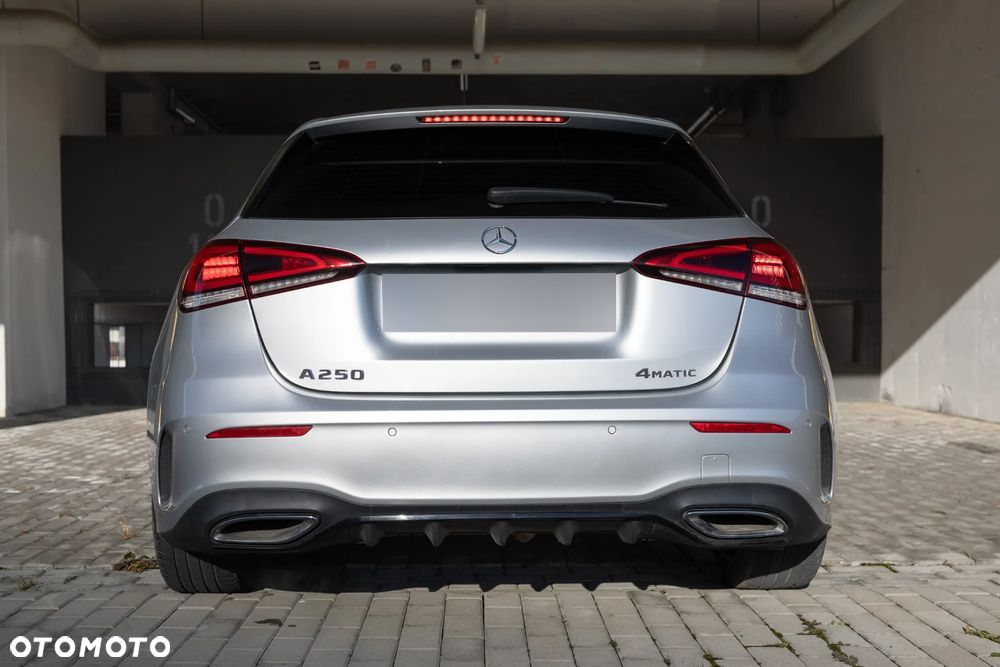 Mercedes-Benz Klasa A 250 4-Matic AMG Line 7G-DCT - 13