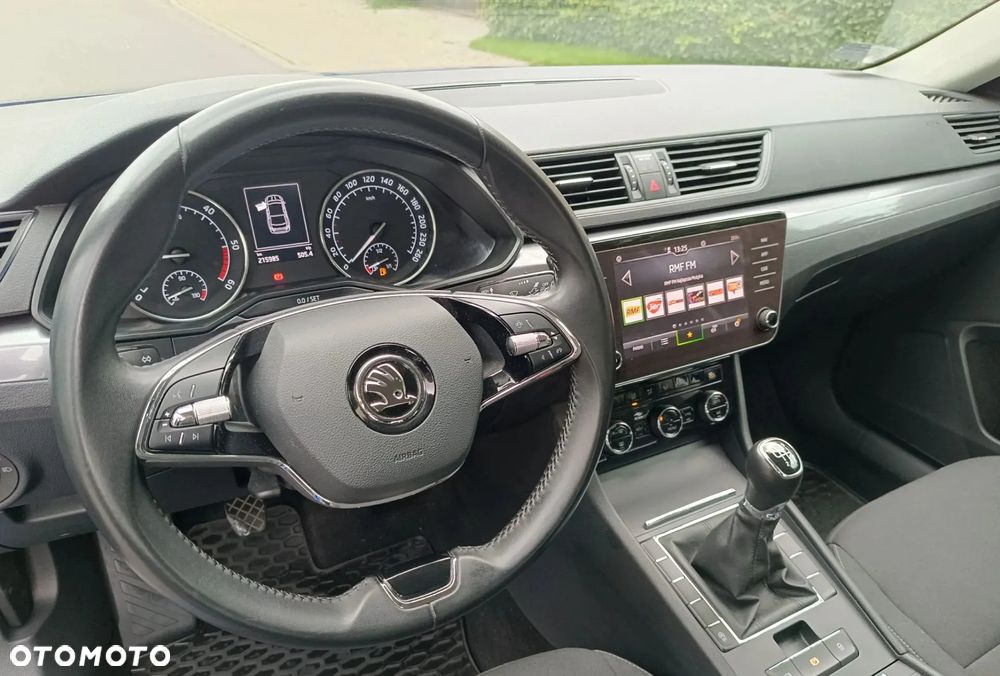Skoda Superb 2.0 TDI Ambition - 22
