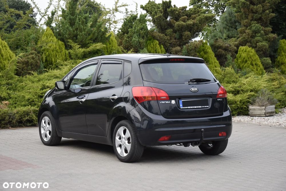Kia Venga - 23
