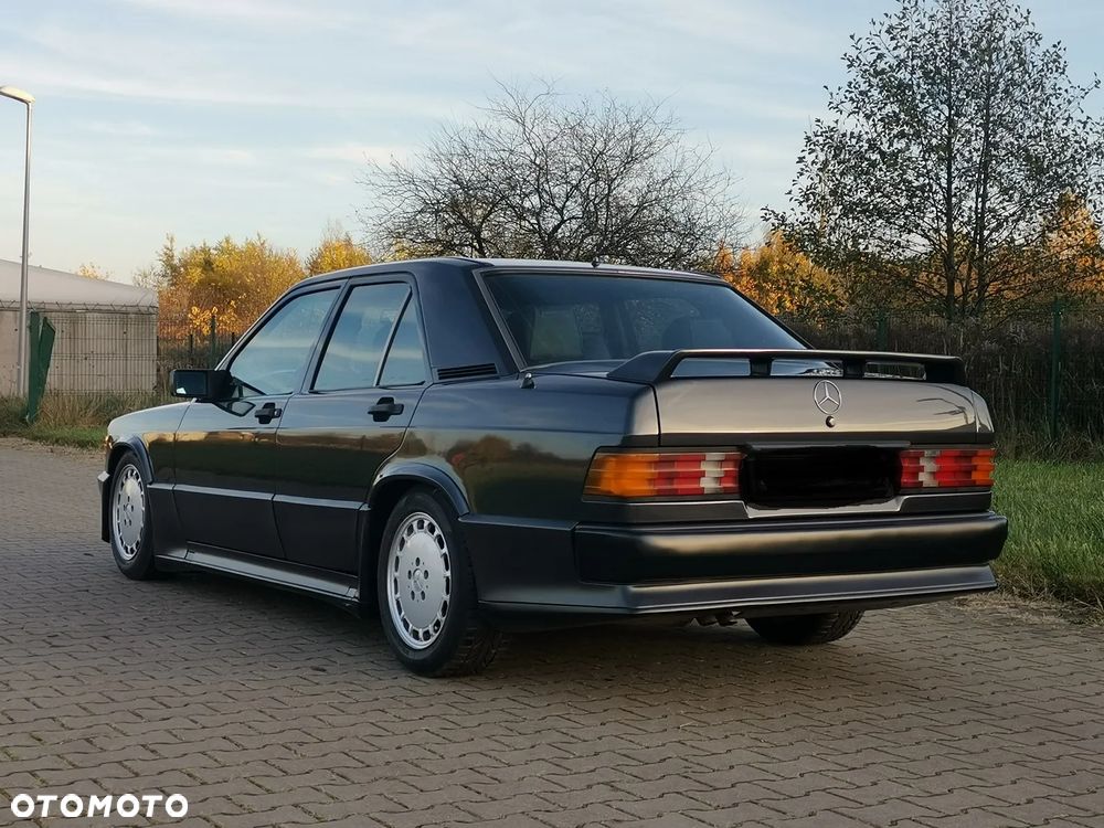 Mercedes-Benz W201 (190) - 11