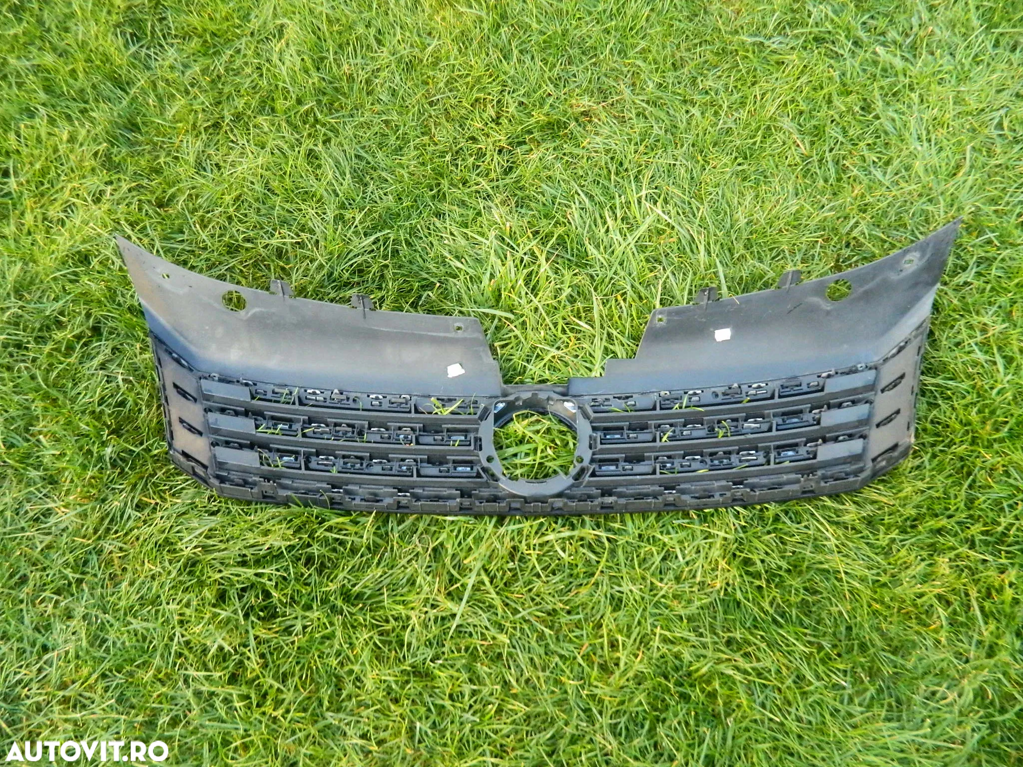 Grila centrala VW Passat model 2011-2014 aftermarket - 4