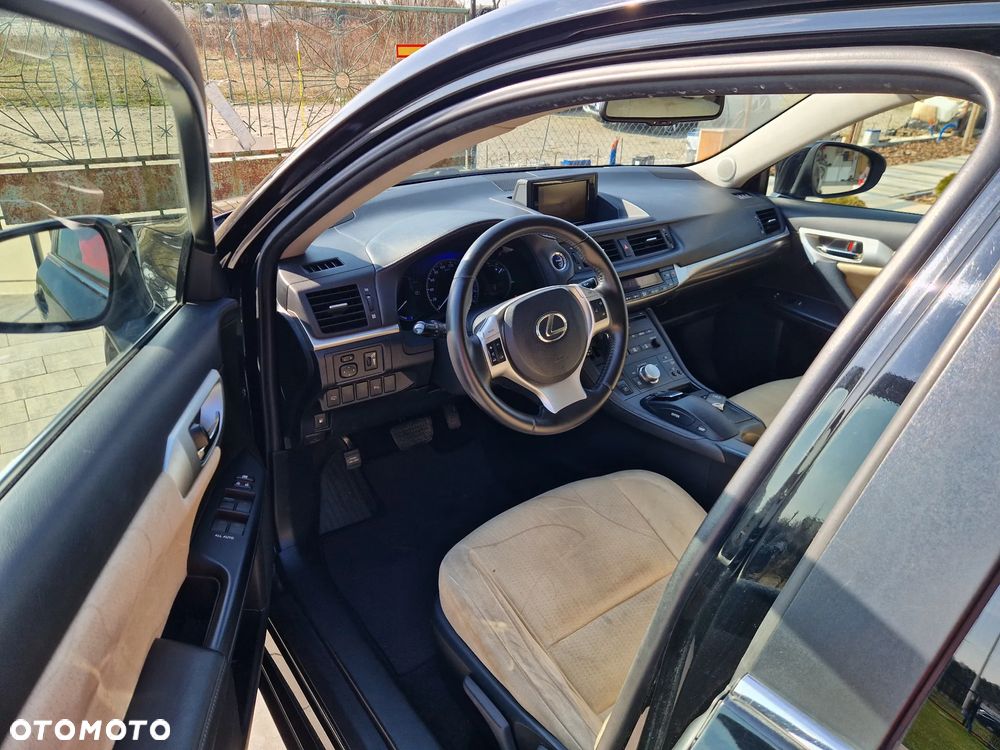 Lexus CT 200h Prestige - 9