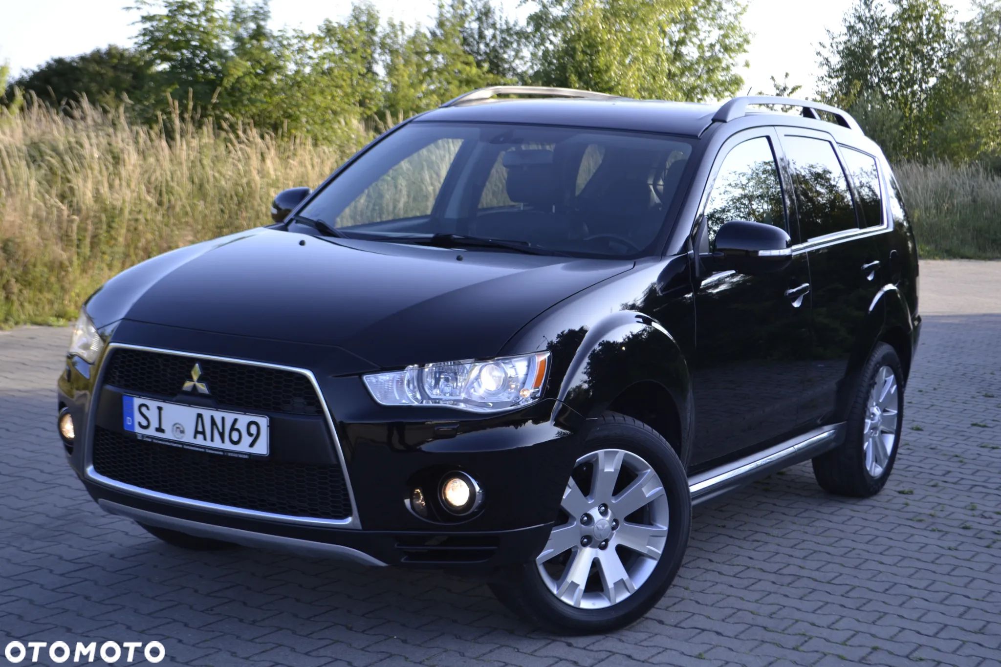 Mitsubishi Outlander 2.0 Intense 2WD EU5 - 1